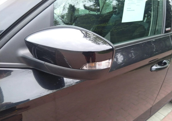 Skoda Fabia cena 38400 przebieg: 115000, rok produkcji 2016 z Łask małe 326